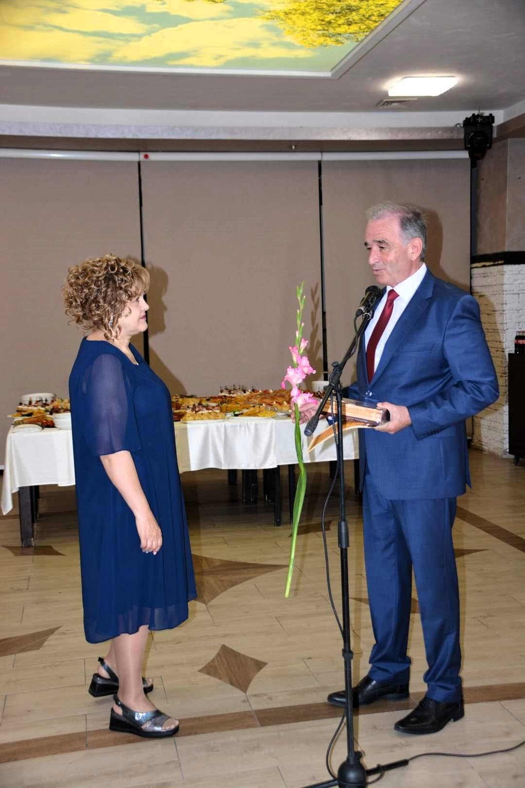  Наградиха учители и културни дейци от Асеновград 